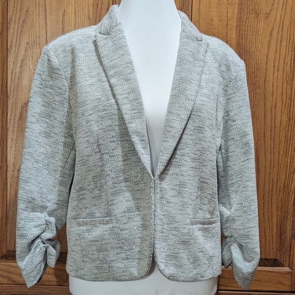 Versona Jackets & Blazers - Versona S heathered grey twill look comfy stretch hip length jacket 3/4 sleeve